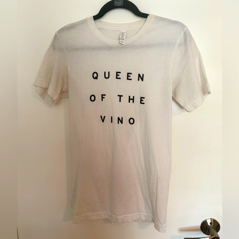 Queen of Vino Women’s T-Shirt